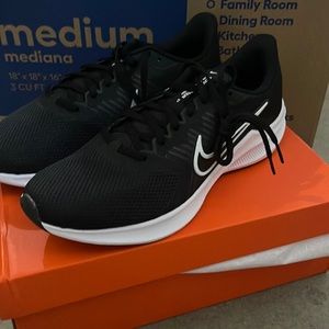 Nike Downshifter 11 shoes brand new size 10 Black/White